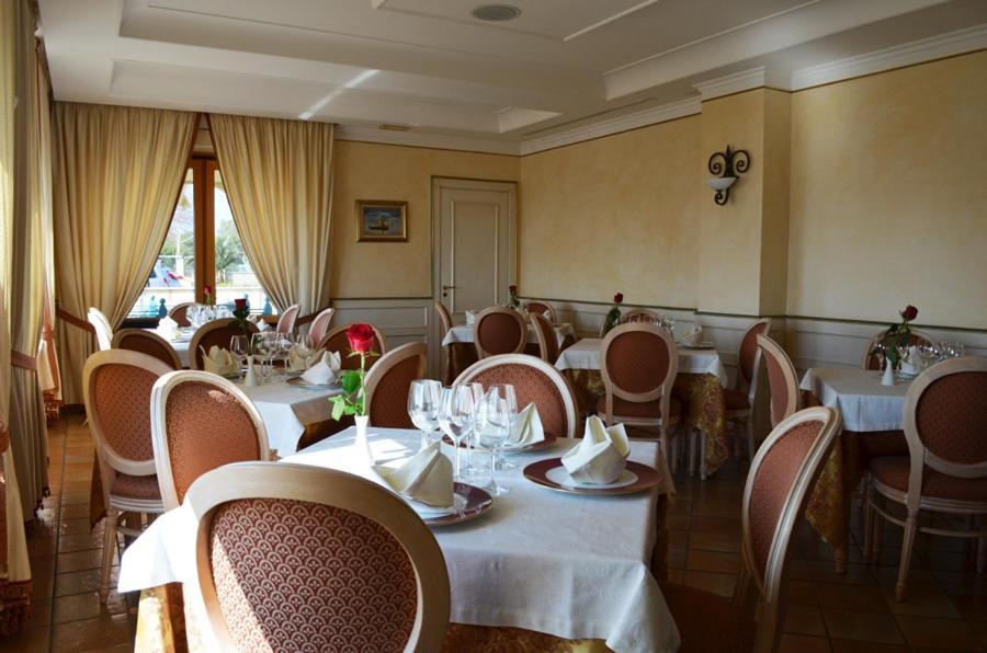 Hotel Ristorante La Lampara Gizzeria Exterior foto